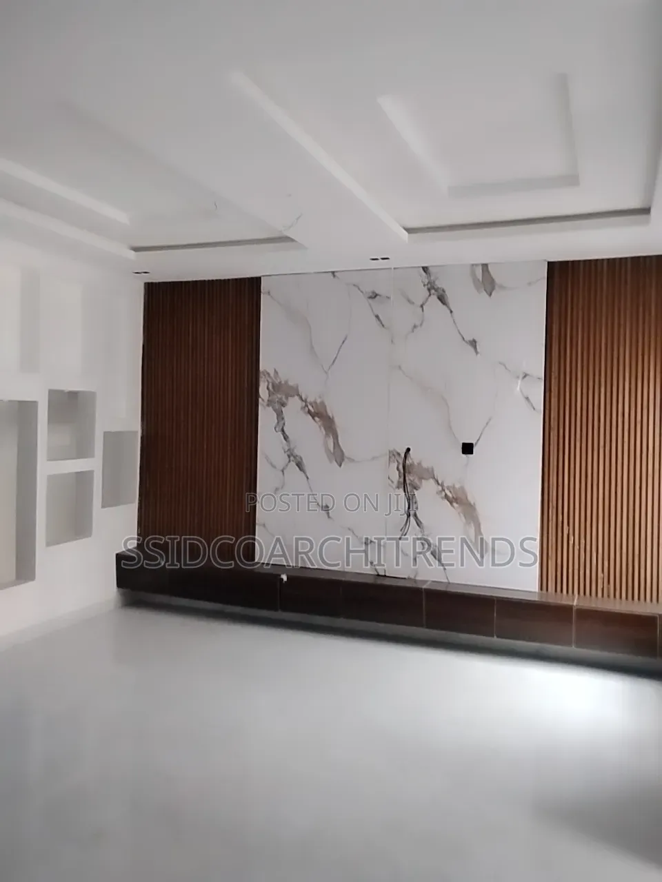 4bdrm Townhouse/Terrace in Call To Access, Ologolo for sale