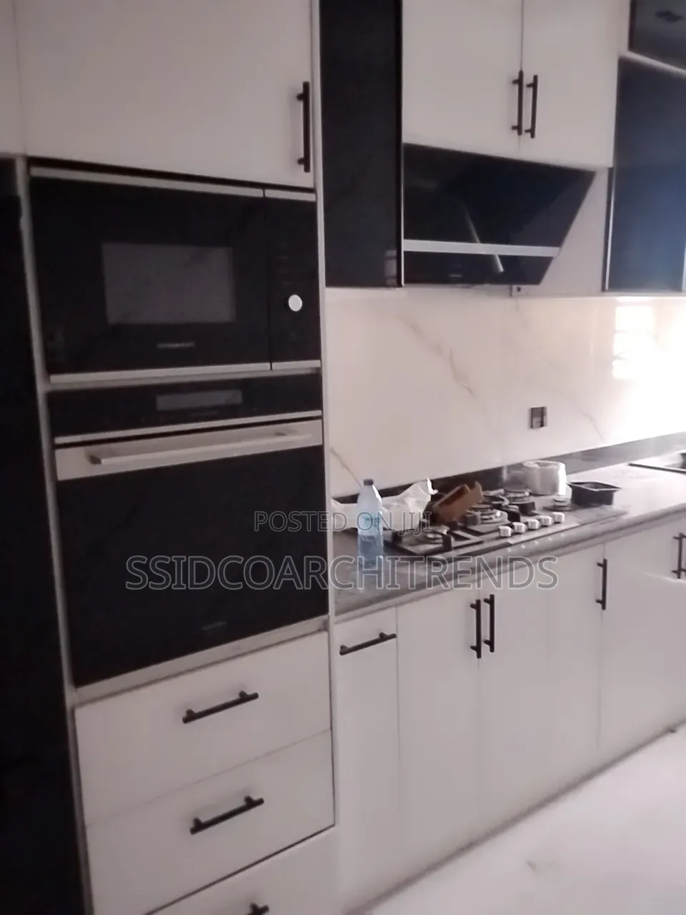 4bdrm Townhouse/Terrace in Call To Access, Ologolo for sale
