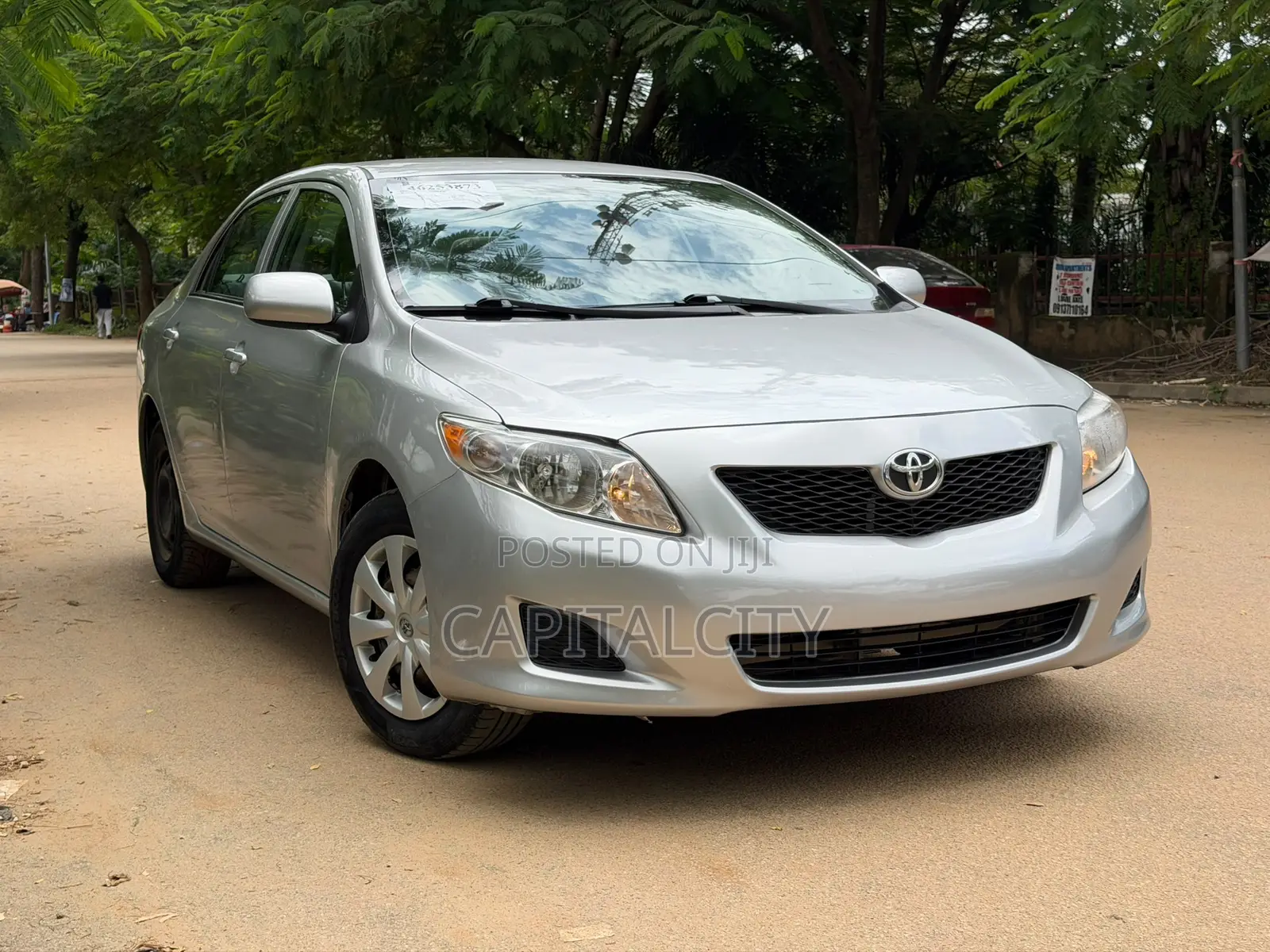 Toyota Corolla LE 4dr Sedan (1.8L 4cyl 4A) 2010 Silver