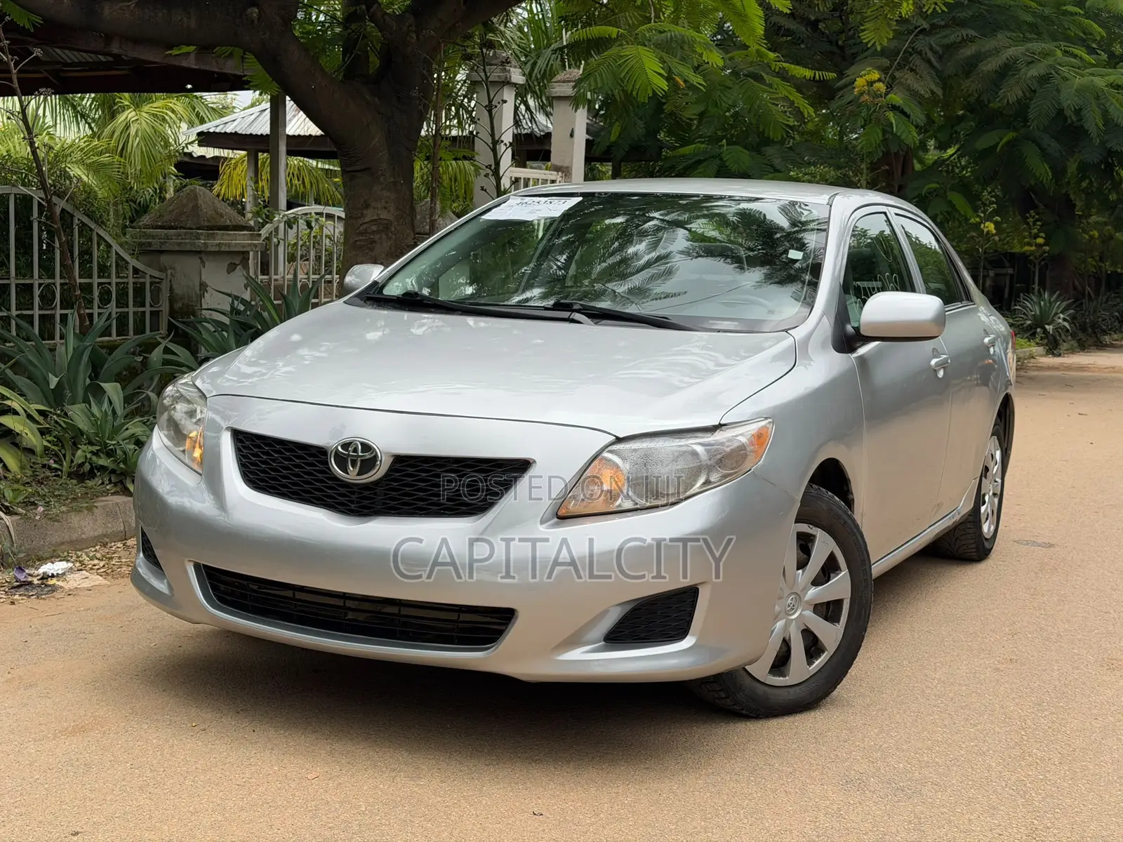 Toyota Corolla LE 4dr Sedan (1.8L 4cyl 4A) 2010 Silver
