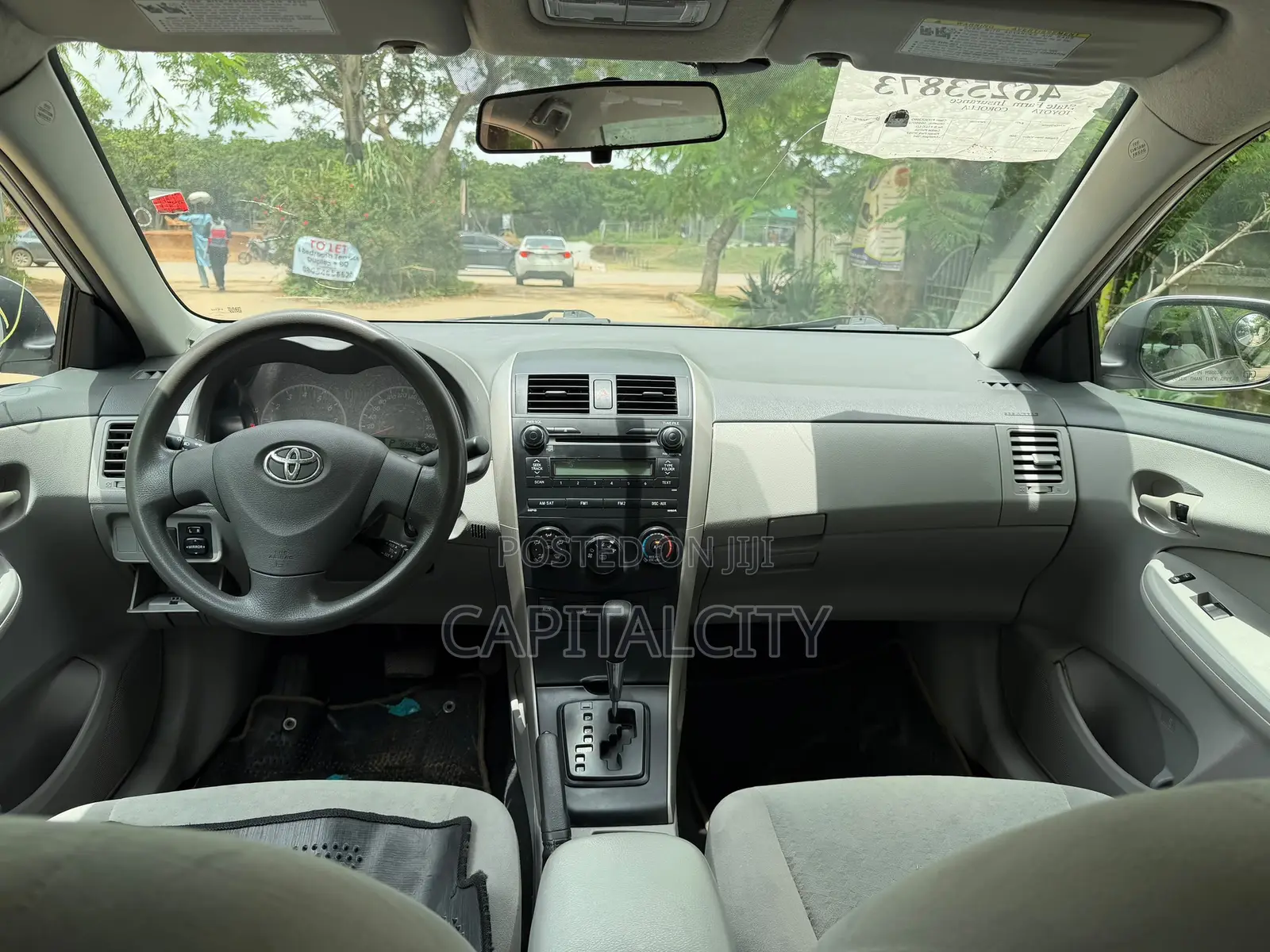 Toyota Corolla LE 4dr Sedan (1.8L 4cyl 4A) 2010 Silver
