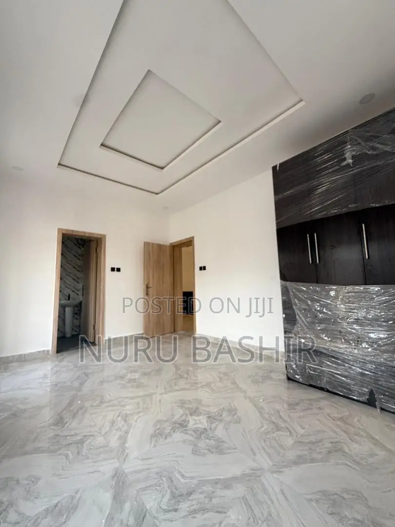 Furnished 5bdrm Duplex in Bashorun Housing, Akobo for sale