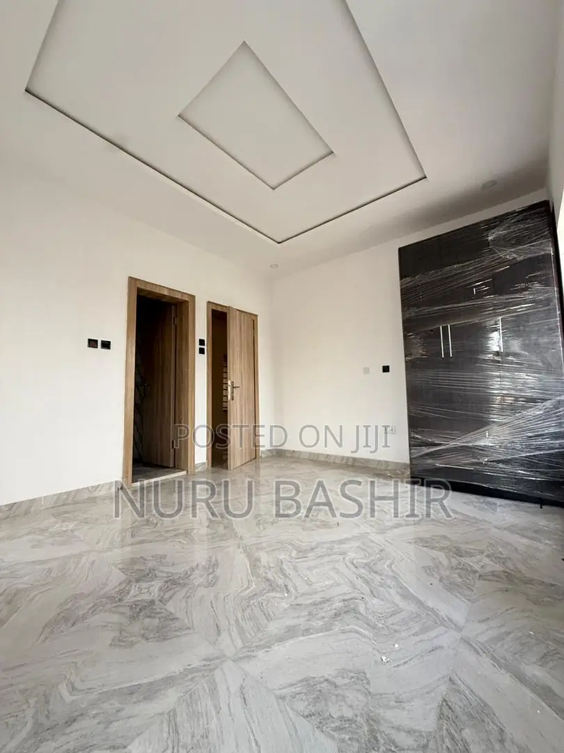 Furnished 5bdrm Duplex in Bashorun Housing, Akobo for sale