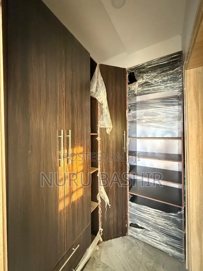 Furnished 5bdrm Duplex in Bashorun Housing, Akobo for sale