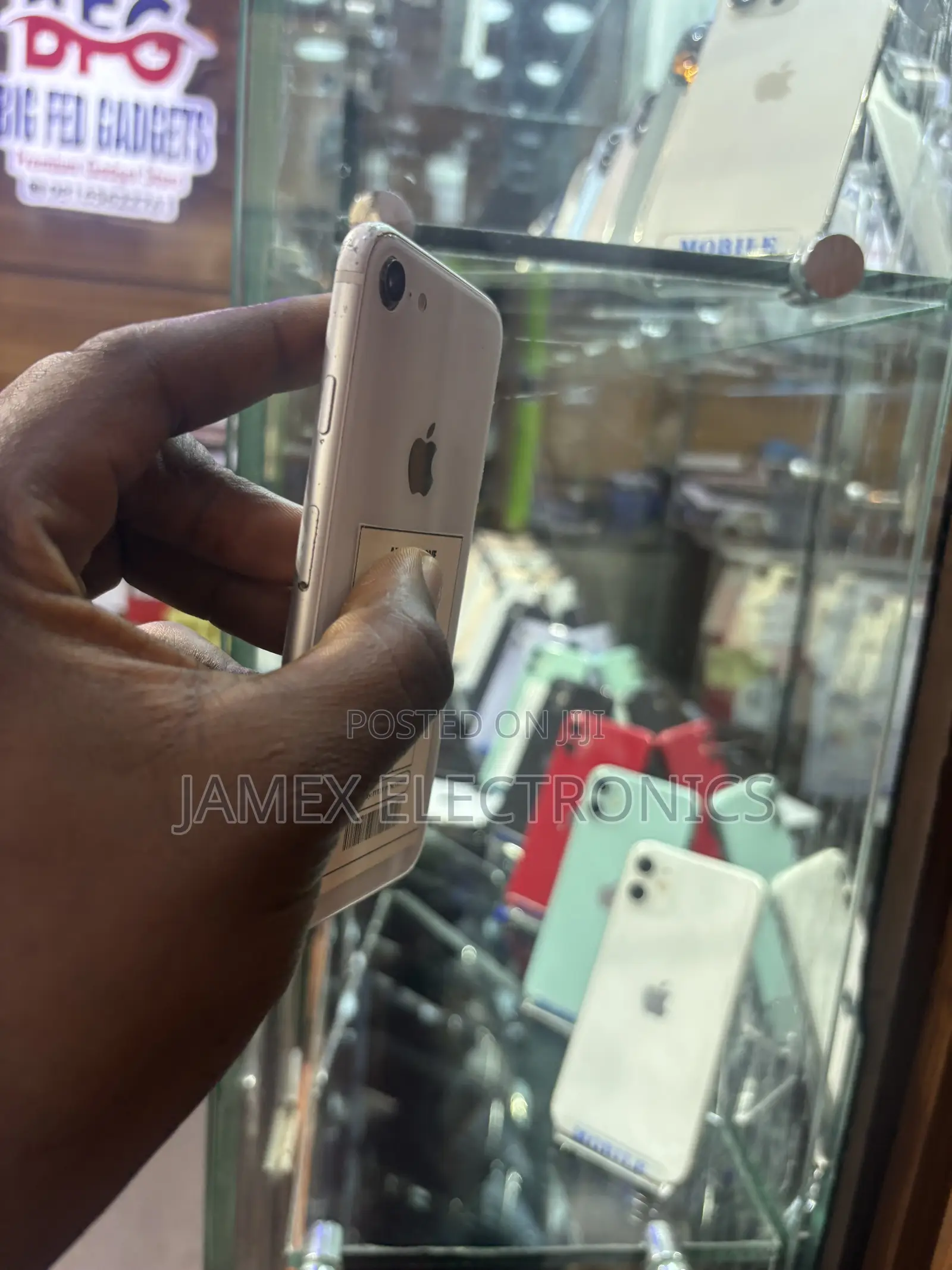 Apple iPhone SE (2020) 64 GB White