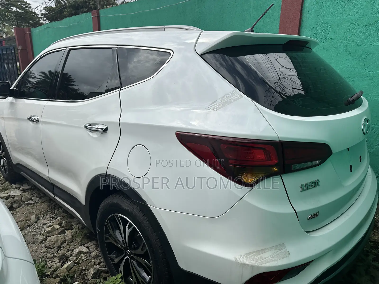Hyundai Santa Fe Limited Ultimate FWD 2018 White