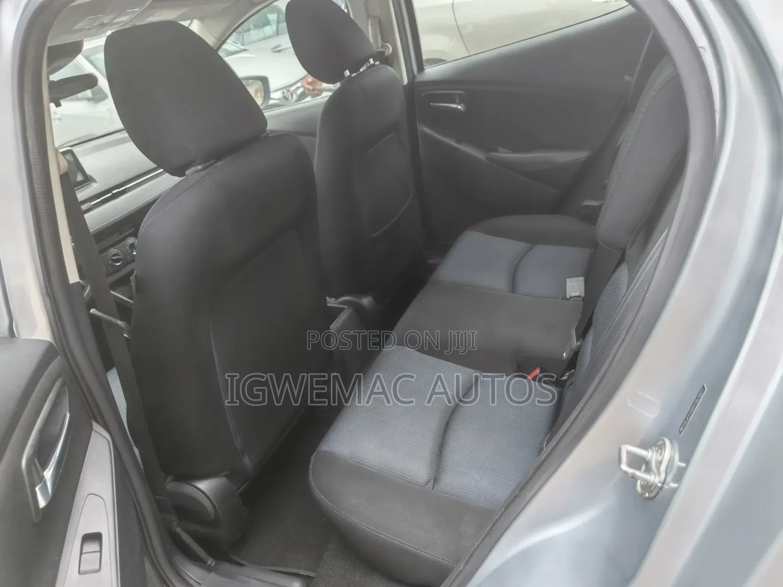 Scion iA Base 2016 Silver