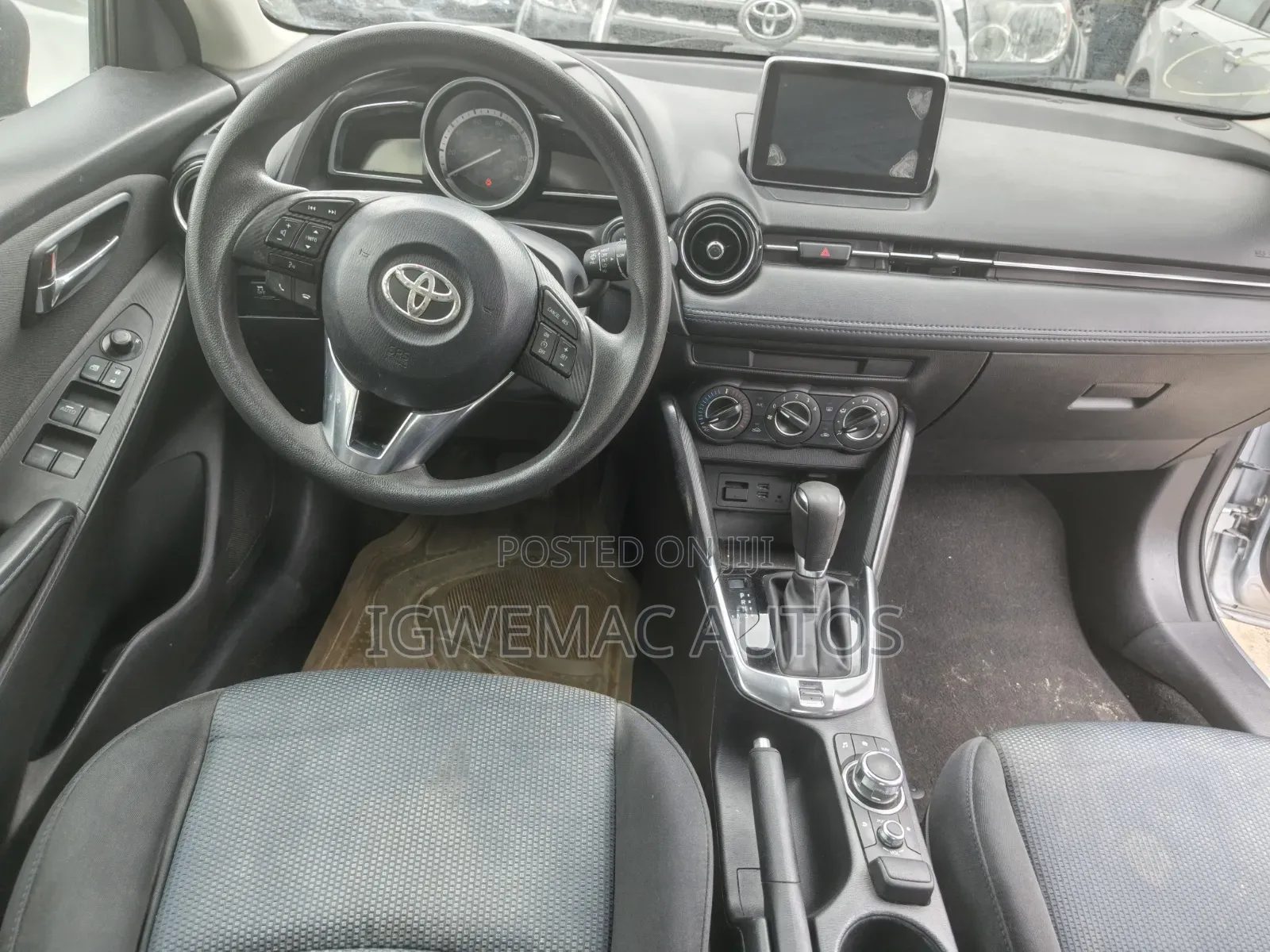 Scion iA Base 2016 Silver