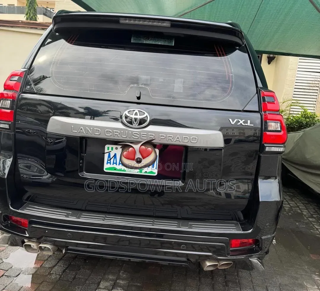 Toyota Land Cruiser Prado 2.7 2022 Black