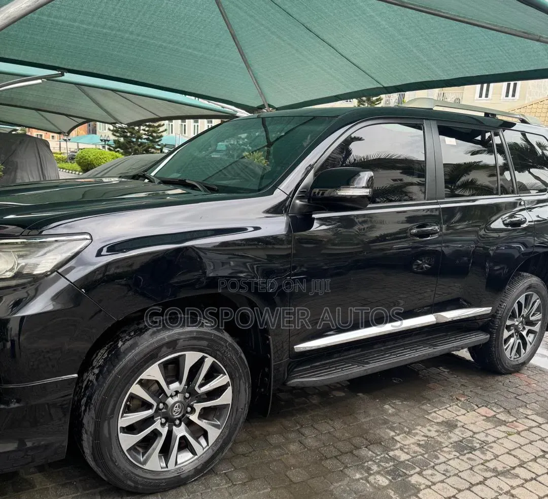 Toyota Land Cruiser Prado 2.7 2022 Black