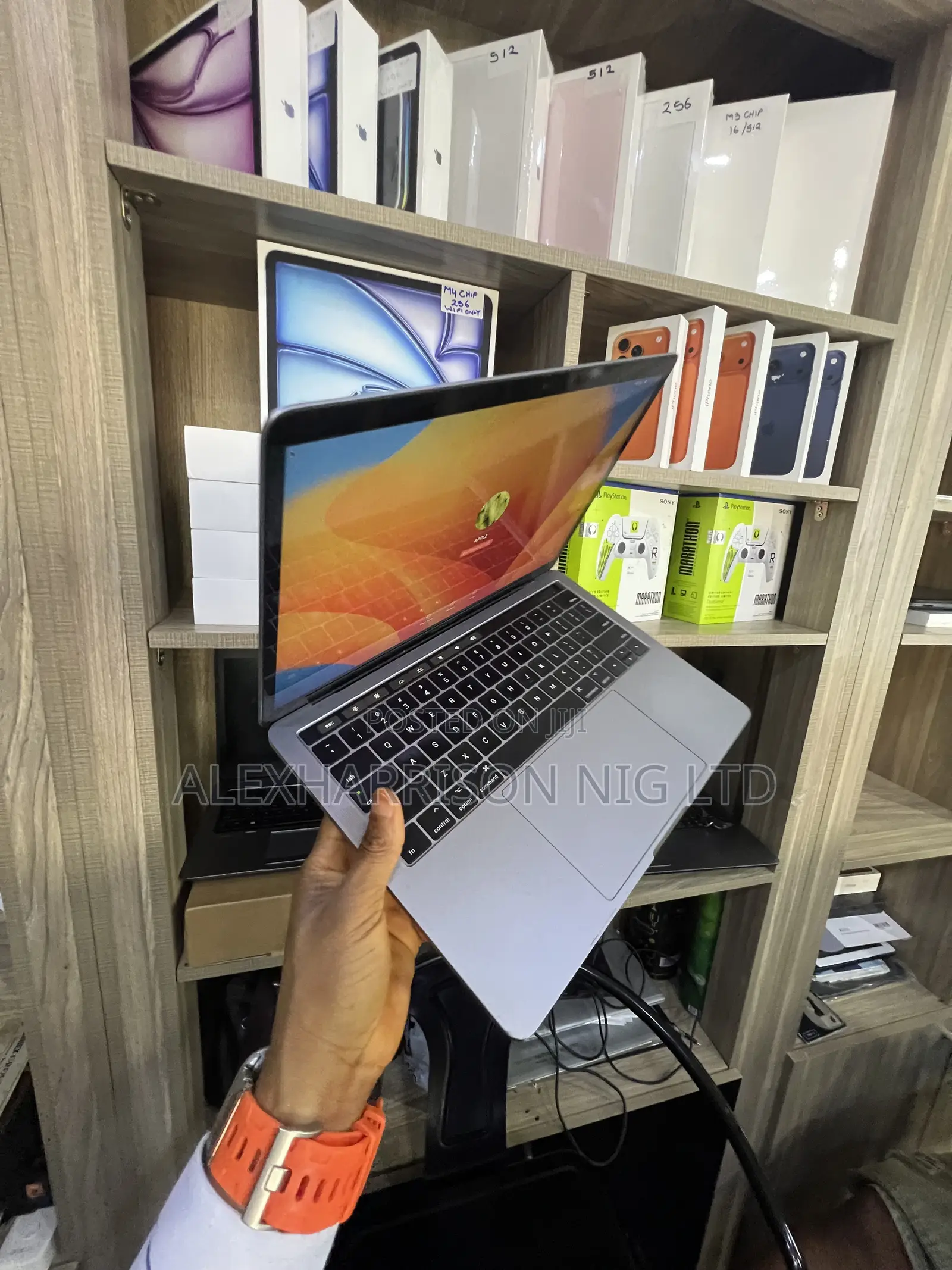 Laptop Apple MacBook Pro 2018 8GB Intel Core i5 SSD 256GB