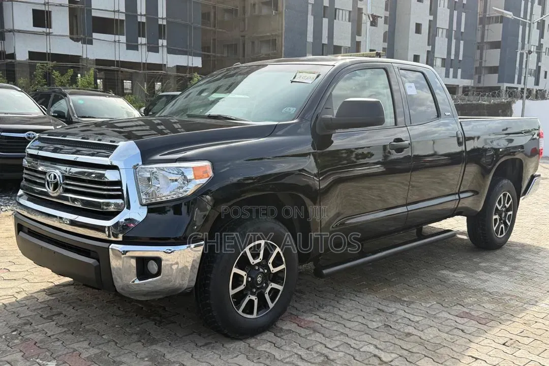 Toyota Tundra 2015 Black