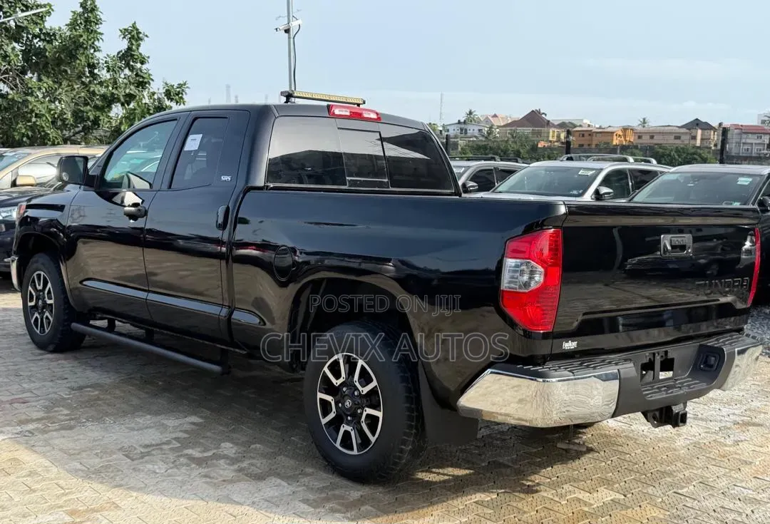 Toyota Tundra 2015 Black