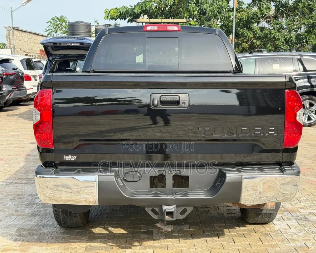 Toyota Tundra 2015 Black