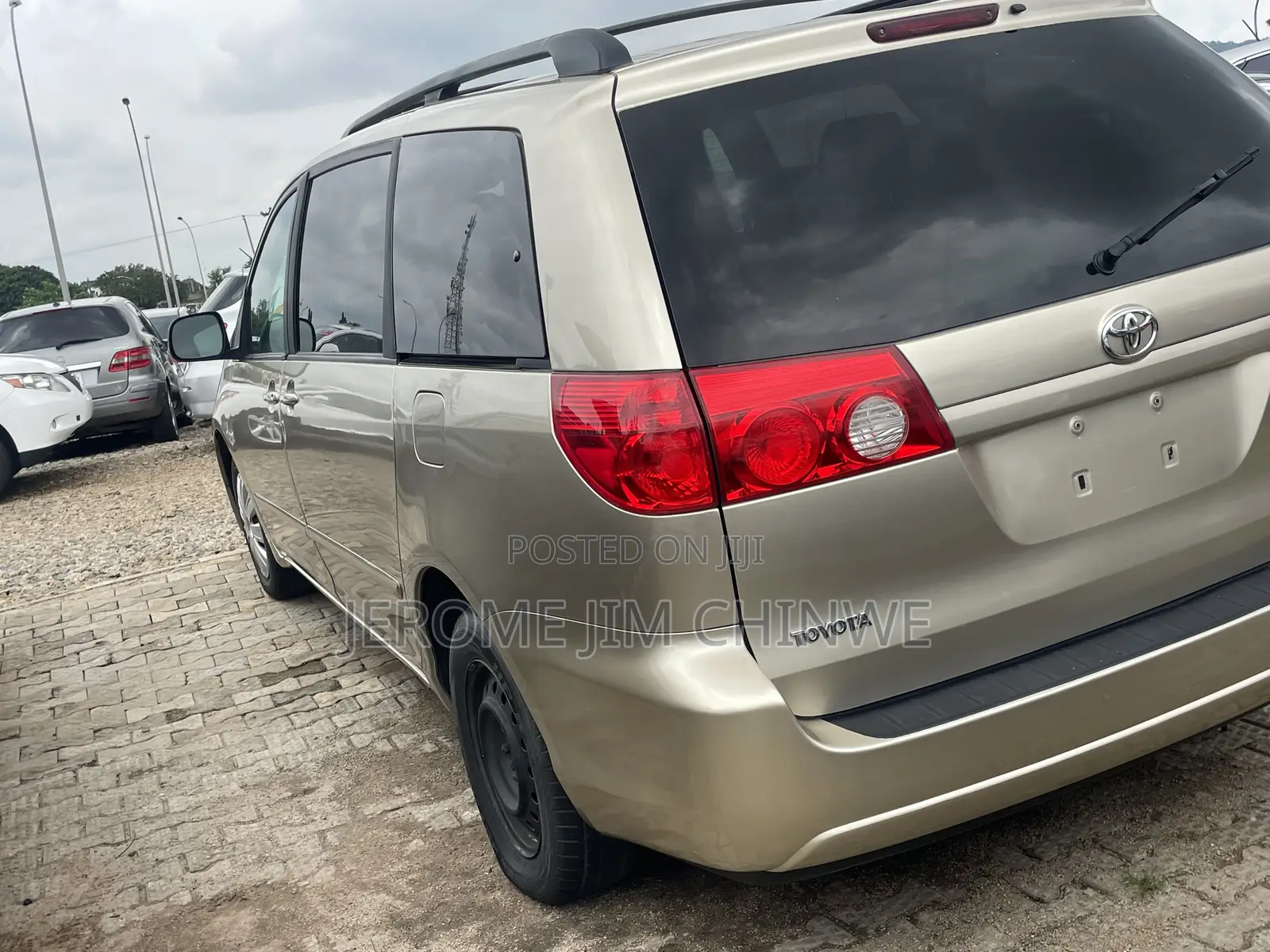 Toyota Sienna 2009 Gold