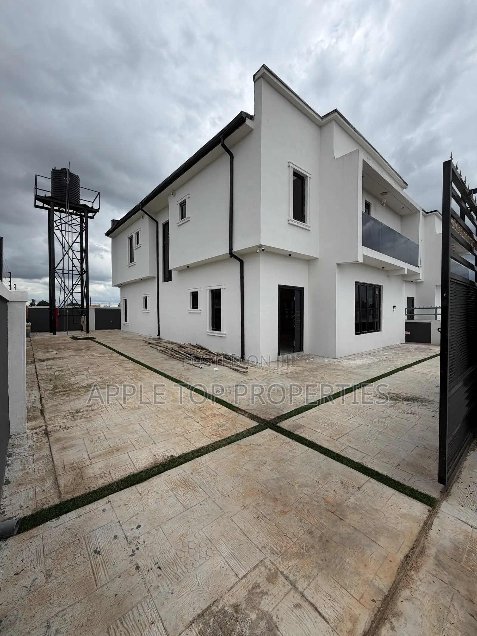 4bdrm Duplex in Enugu for sale