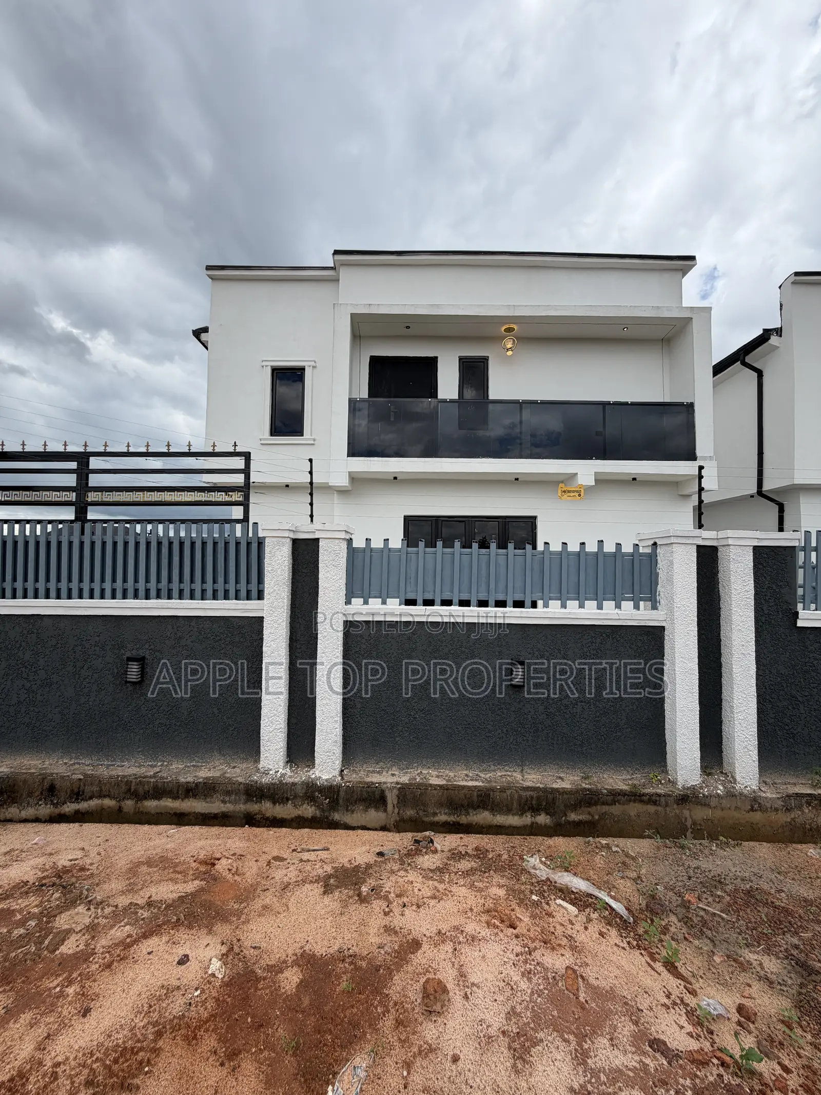 4bdrm Duplex in Enugu for sale