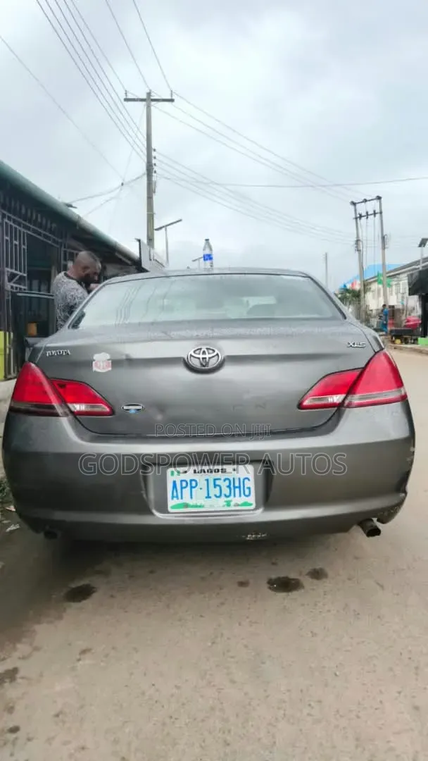 Toyota Avalon XLS Sedan FWD (3.5L 6cyl 6A) 2008 Gray