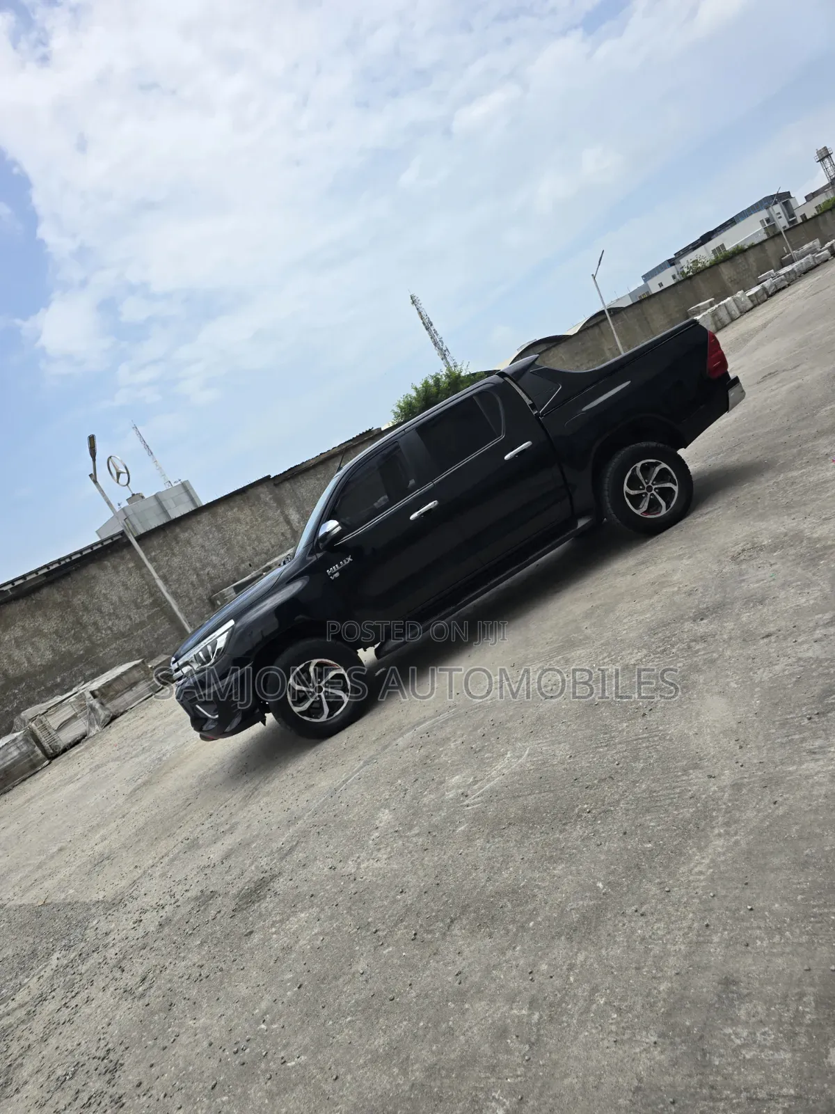 Toyota Hilux 2020 Black