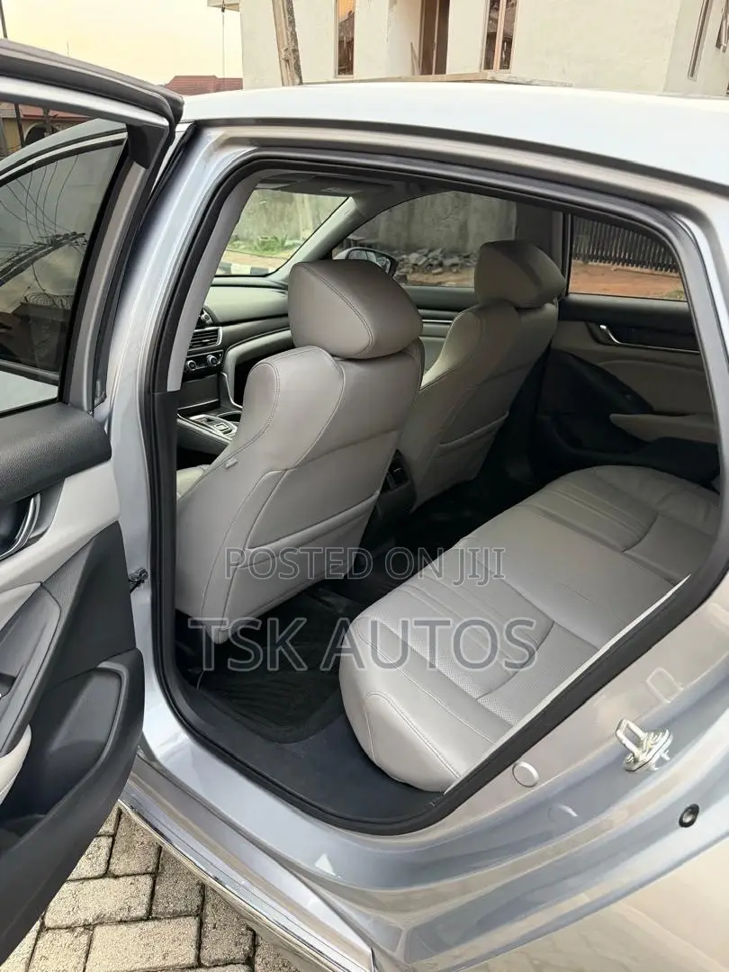 Honda Accord EX-L 2.0T 2018 Silver