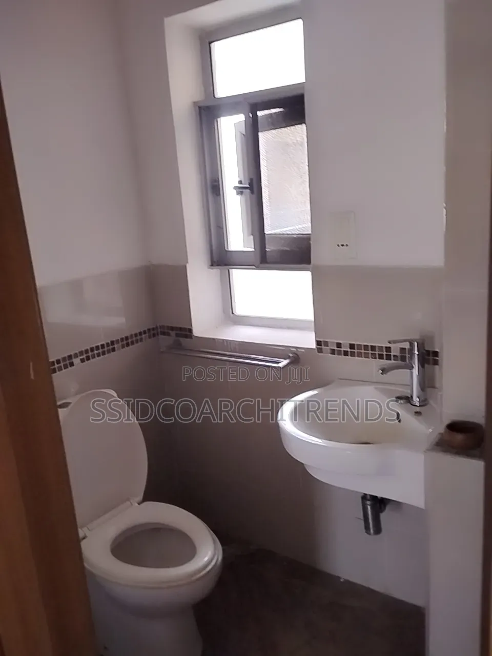 4bdrm Duplex in Call To Access, Ologolo for rent