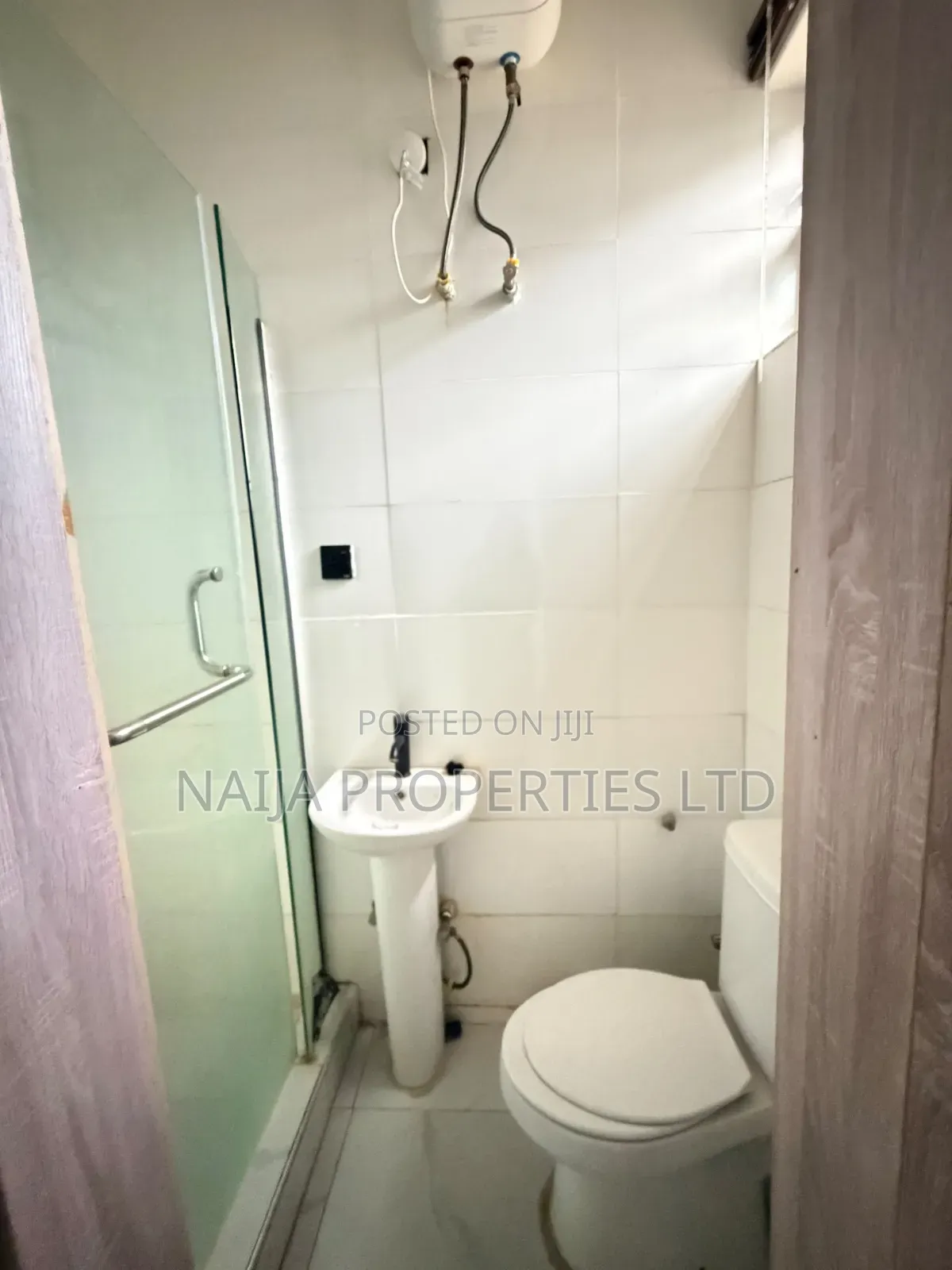 2bdrm Apartment in Lekki Phase 1 for rent