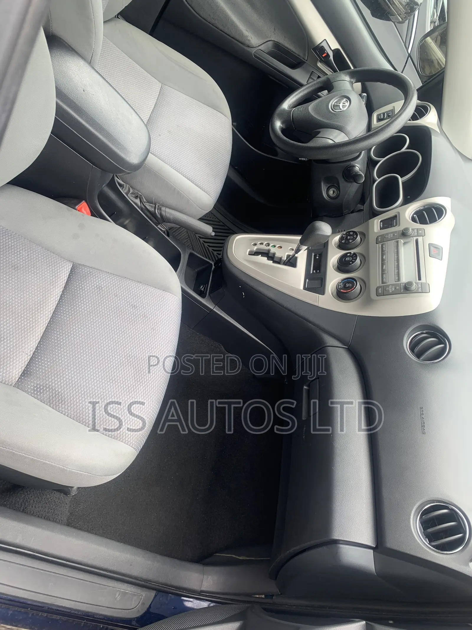 Toyota Matrix S Hatchback FWD (2.4L 4cyl 5A) 2010 Blue