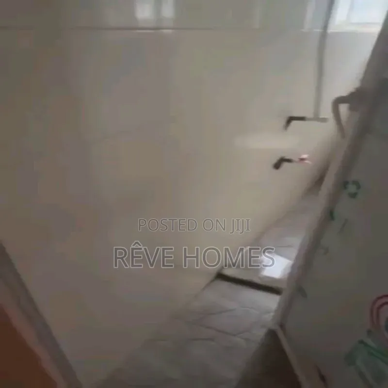 Mini Flat in Alagomeji for rent