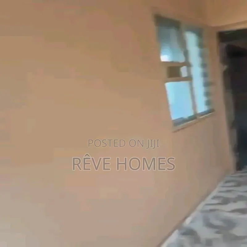 Mini Flat in Alagomeji for rent