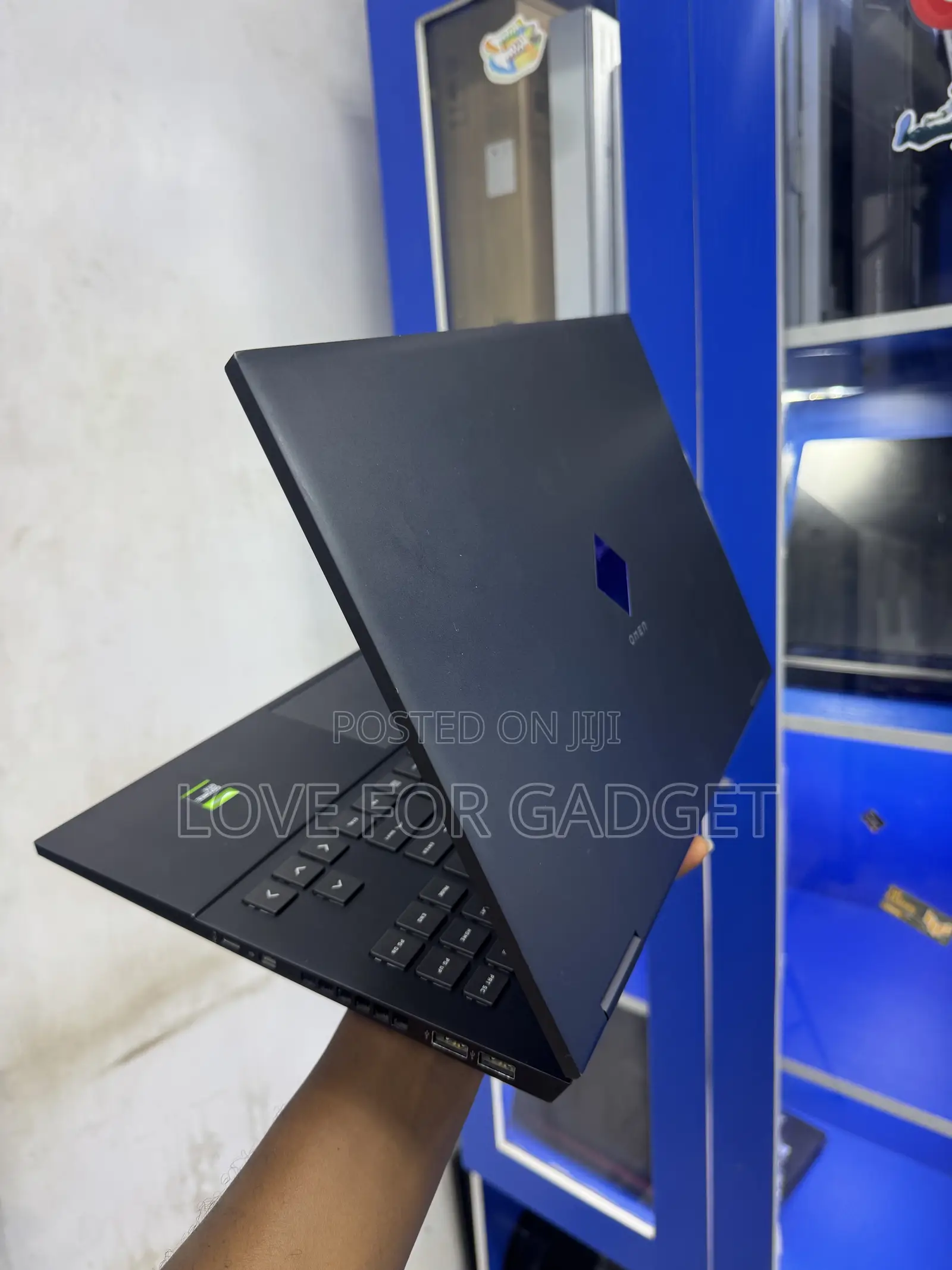 Laptop HP Omen 15t 16GB AMD Ryzen 7 SSD 512GB