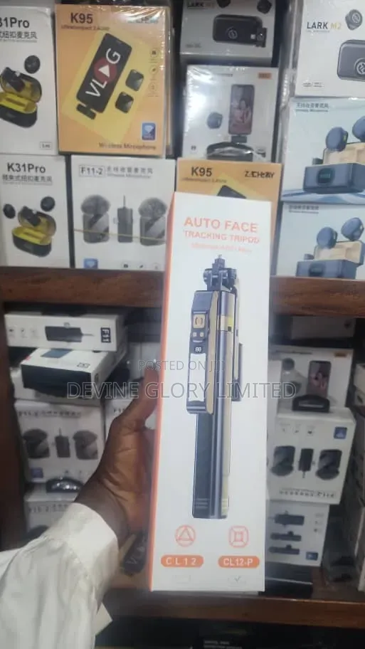 CL12 AI Auto Face Tracking Tripod Selfie Stick With LED Light