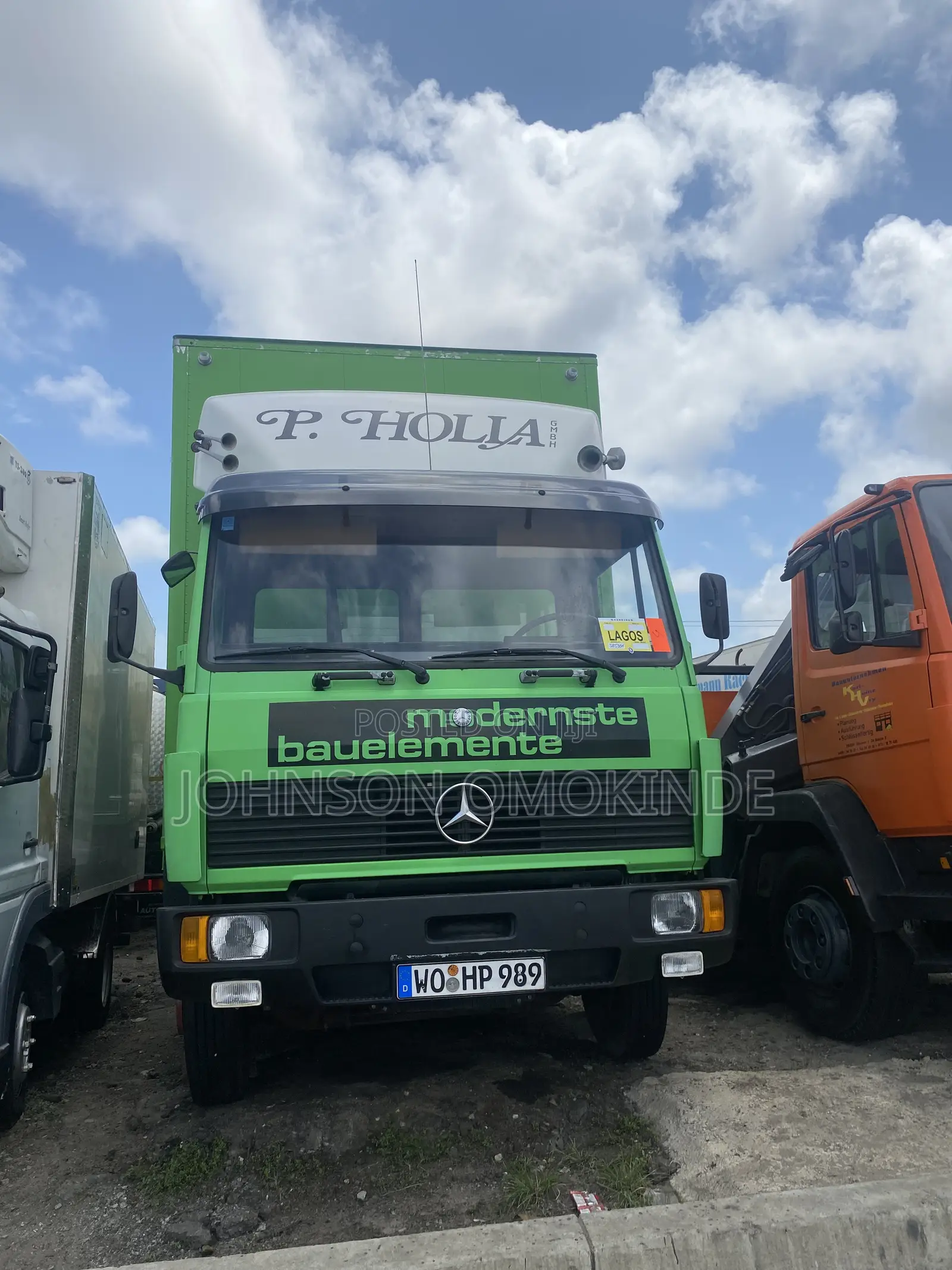 Mercedes Benz 817 Container Truck