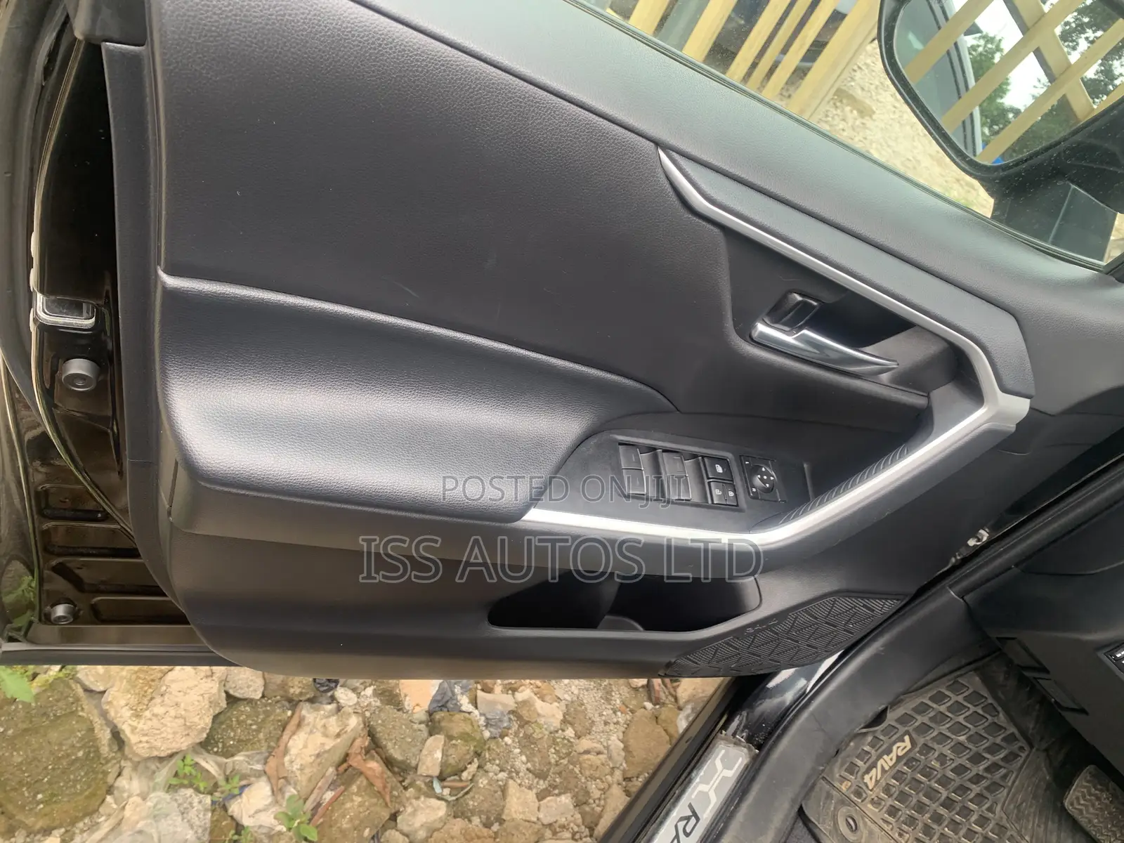 Toyota RAV4 XLE Premium 2022 Black