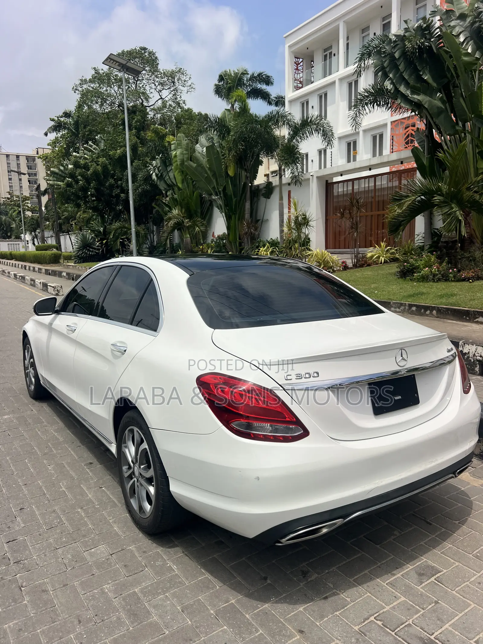 Mercedes-Benz C300 Luxury 4Matic Sedan AWD (2.0L 4cyl 7A) 2016 White