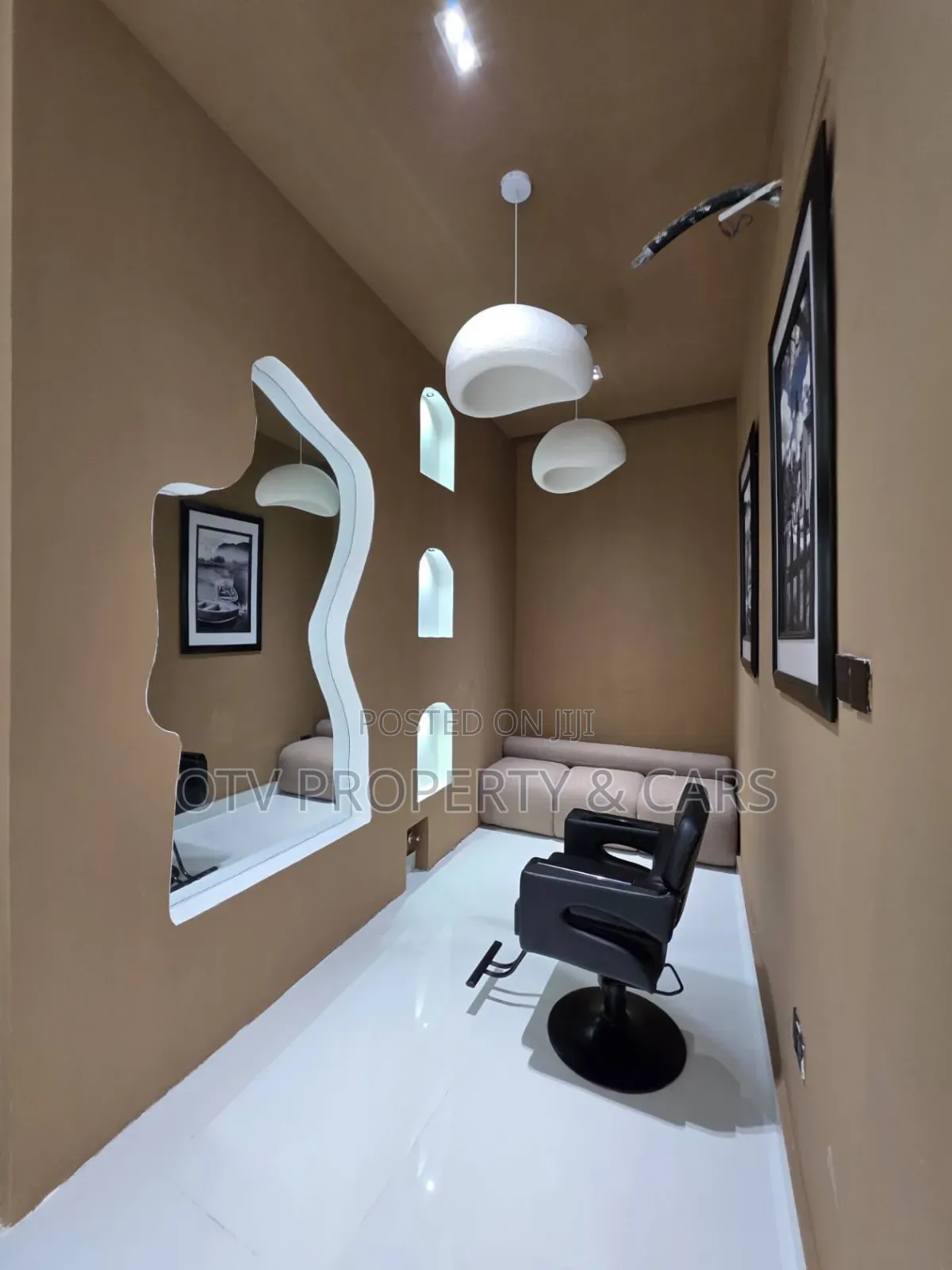 5bdrm Townhouse/Terrace in Osapa london for sale