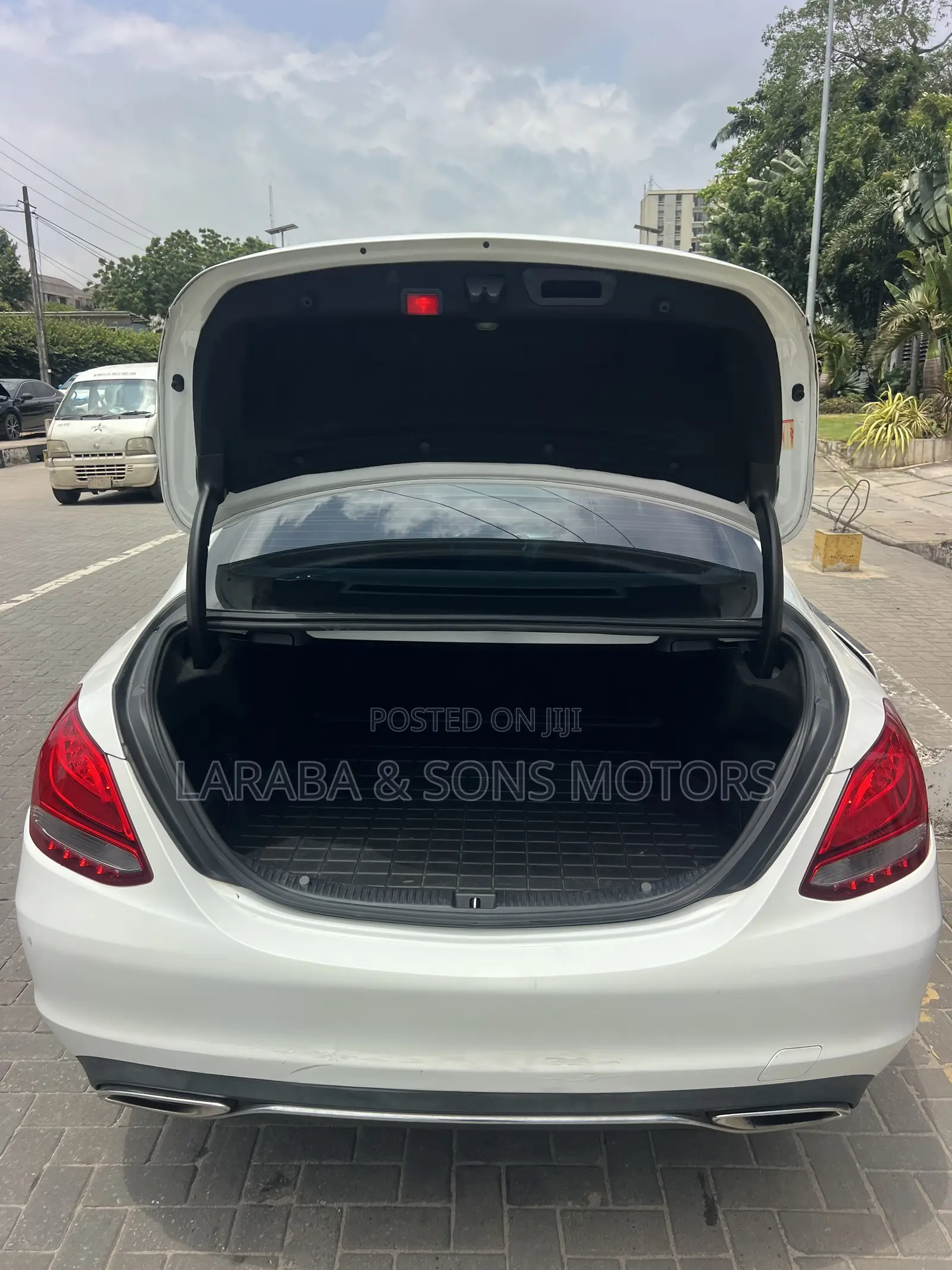 Mercedes-Benz C300 Luxury 4Matic Sedan AWD (2.0L 4cyl 7A) 2016 White