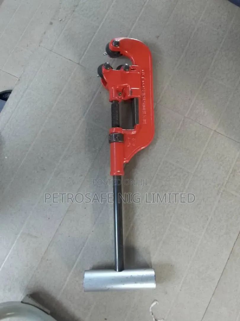 Pipe Cutter