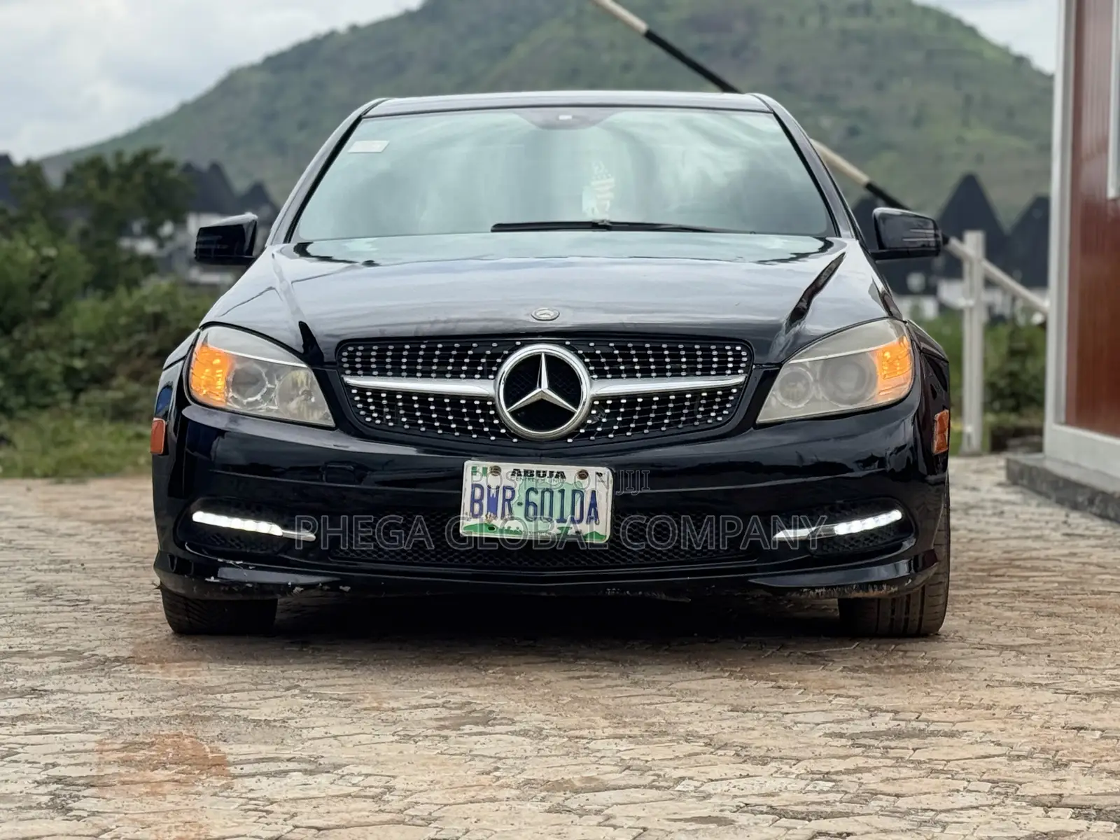 Mercedes-Benz C300 Sport 4Matic Sedan AWD (3.0L 6cyl 7A) 2011 Black