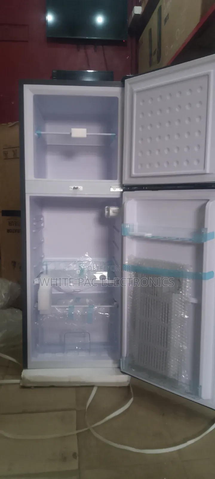 Brand New LG Double Door 195Litre ( Freezer >> Fridge ) 2 Yrs