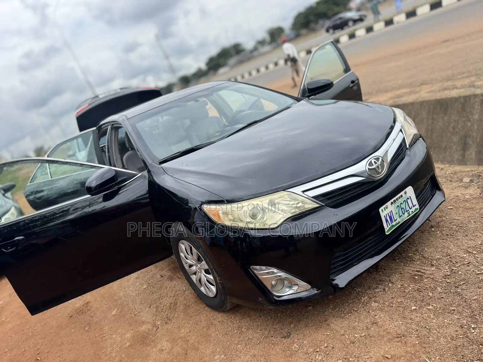 Toyota Camry LE 4dr Sedan (2.5L 4cyl 6A) 2014 Black