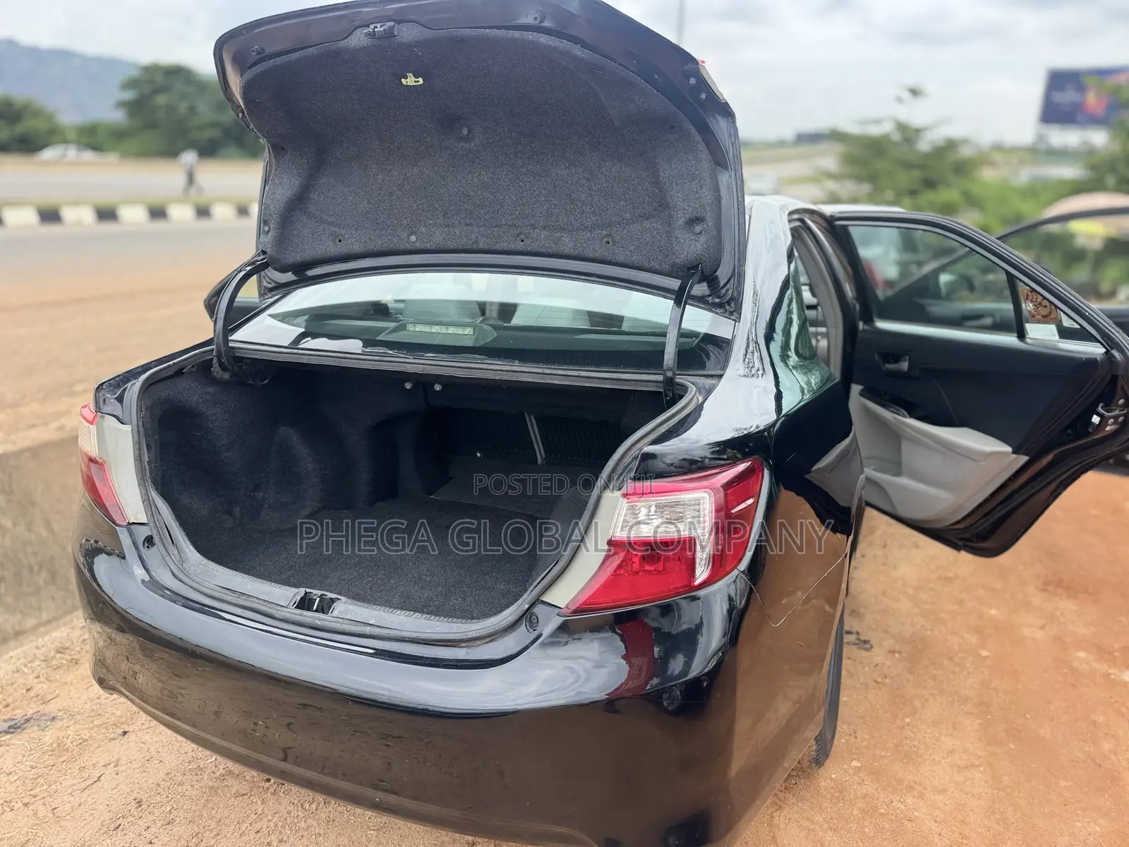 Toyota Camry LE 4dr Sedan (2.5L 4cyl 6A) 2014 Black