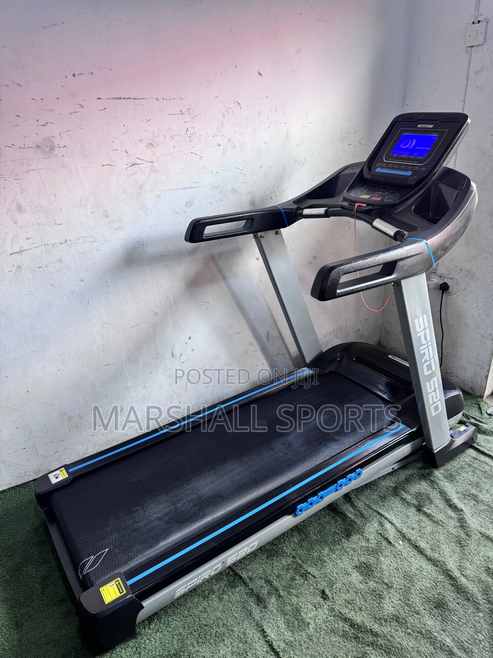 4hp Heavy Duty Treadmill With Auto Incline and Mp3