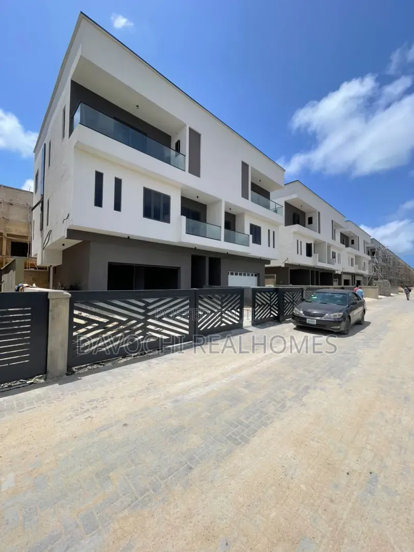 4bdrm Duplex in Lekki Phase 1 for sale