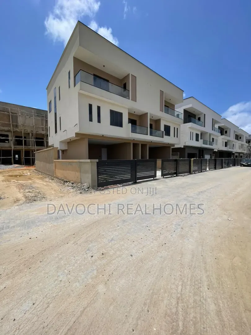 4bdrm Duplex in Lekki Phase 1 for sale
