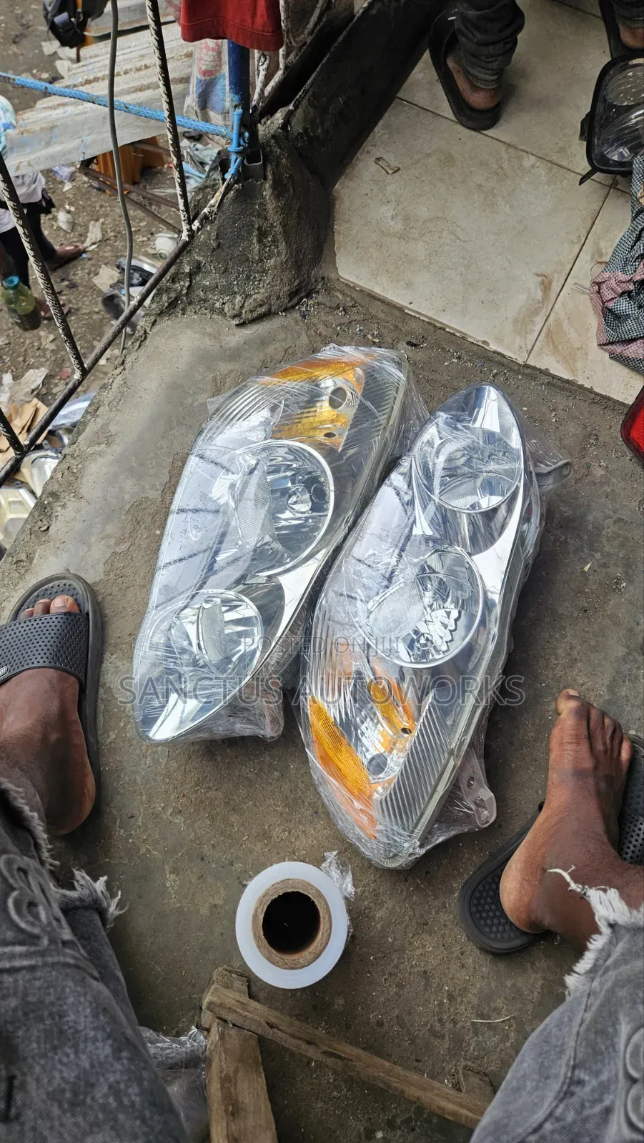 Headlight Toyota Corolla 2005