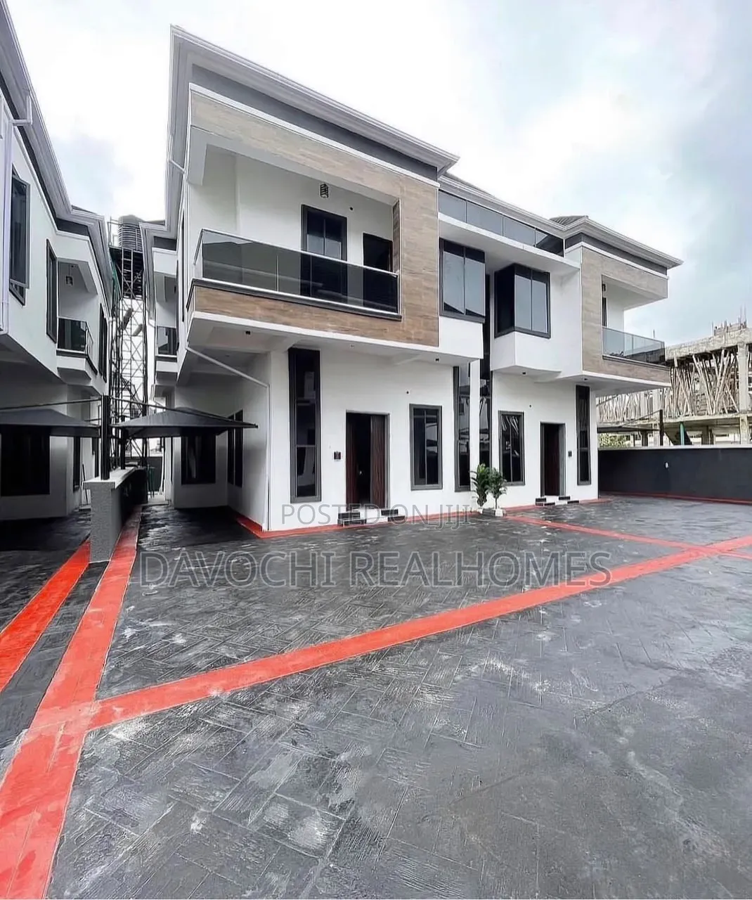 4bdrm Duplex in Ikota for sale