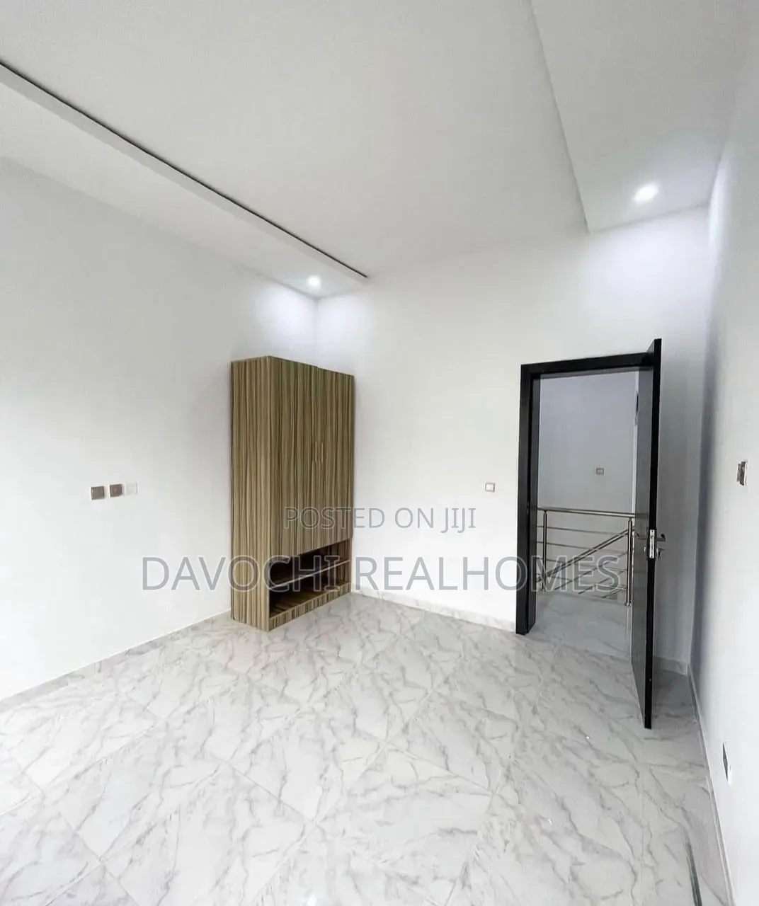 4bdrm Duplex in Ikota for sale