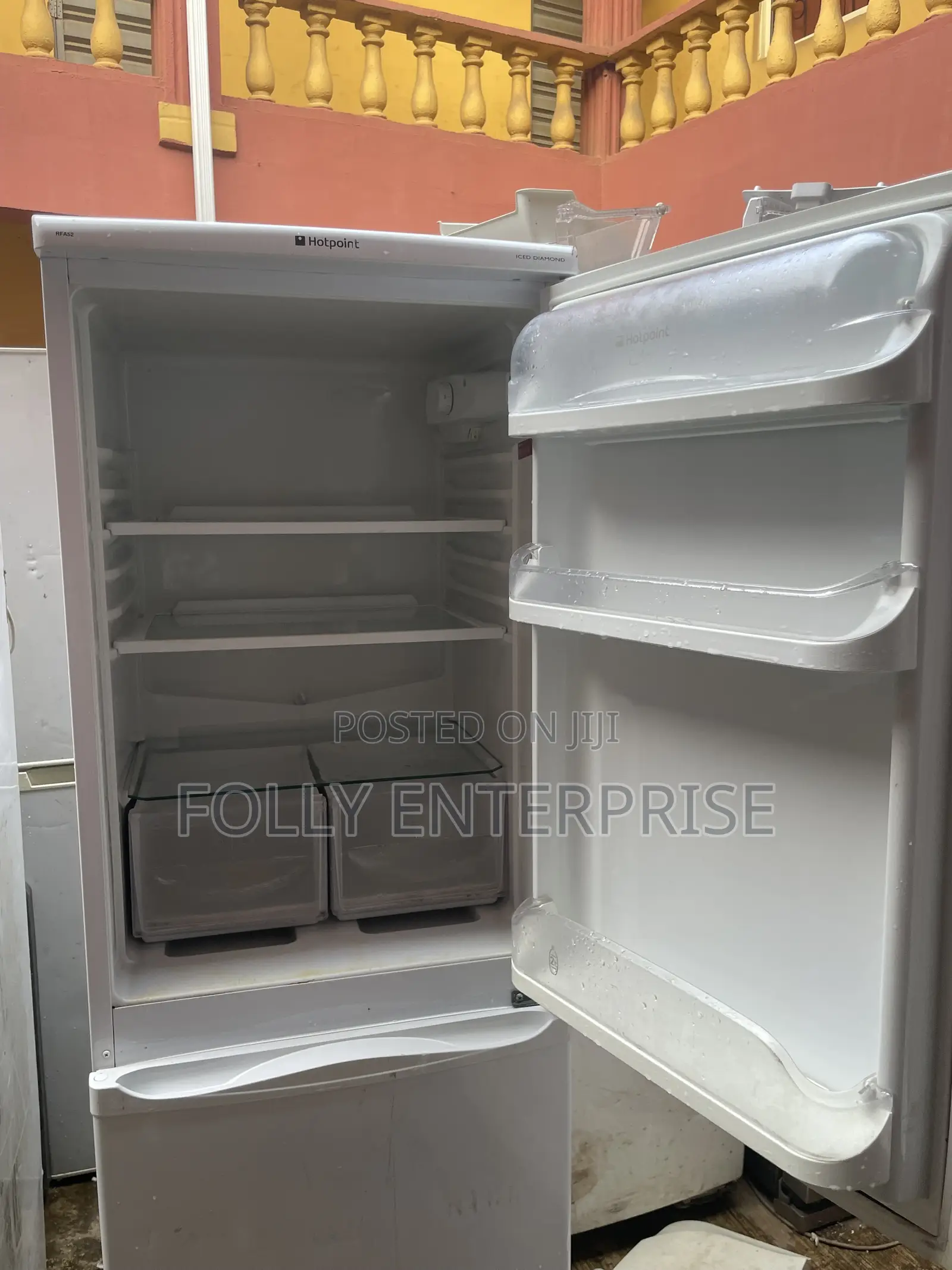 Hotpoint Freestanding Bottom-Freezer Fridge Freezer