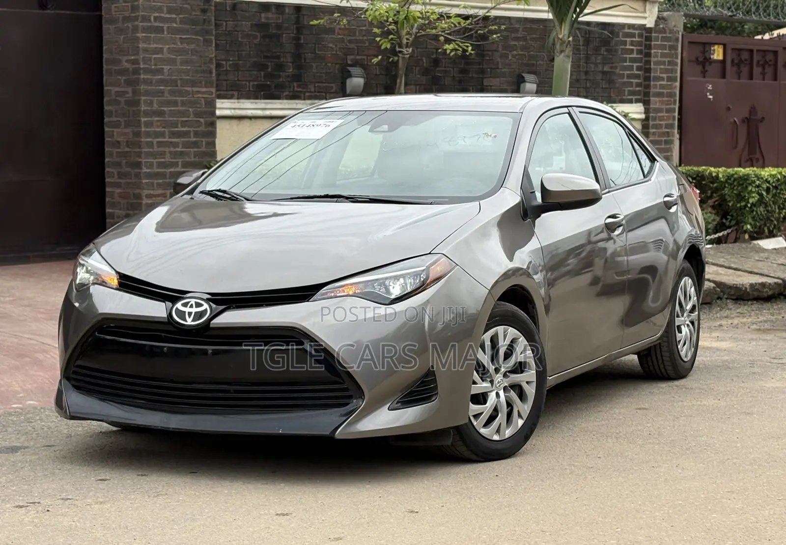 Toyota Corolla LE (1.8L 4cyl 2A) 2019 Gray