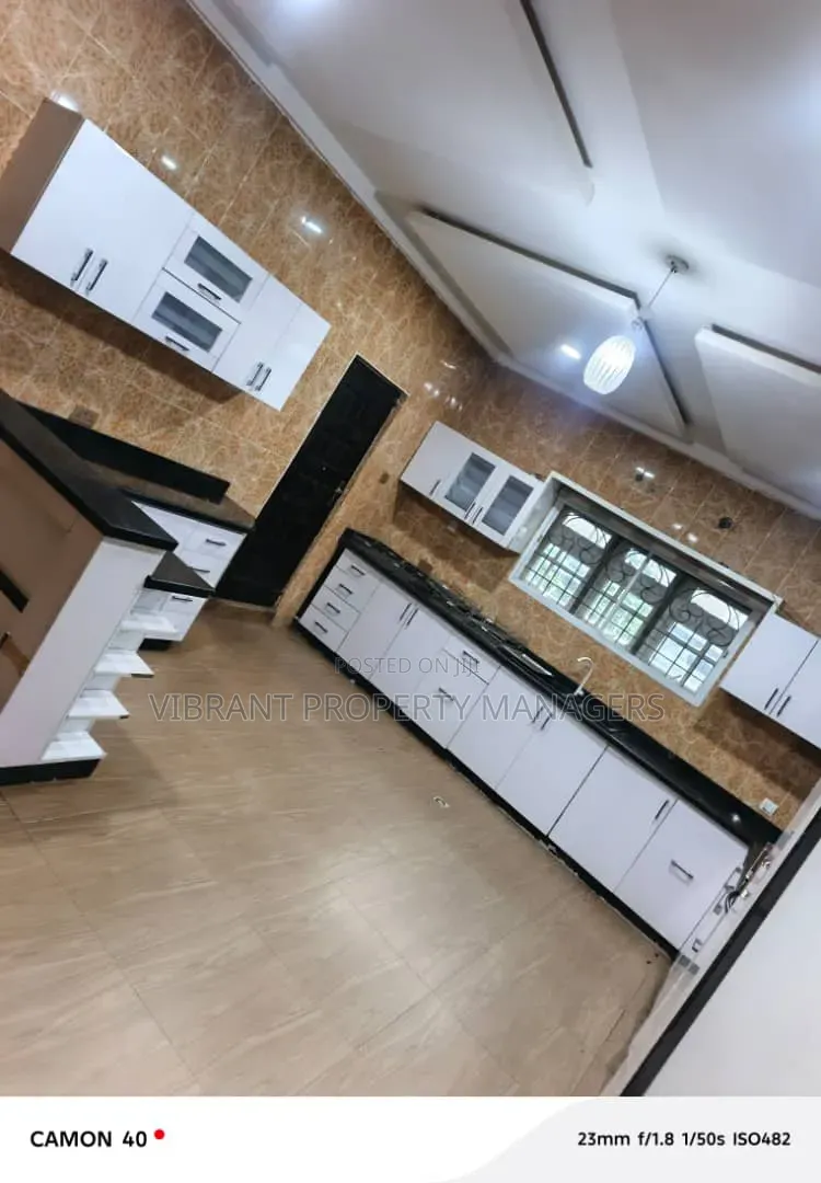 4bdrm Duplex in Makarfi Estate for rent